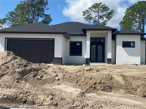 2025 Jackson Ave W, Alva, FL 33920 - MLS#: 225005888