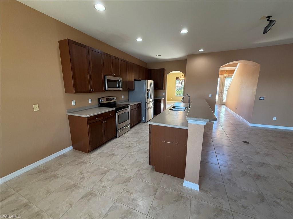 COLONY TRACE - Residential Lease