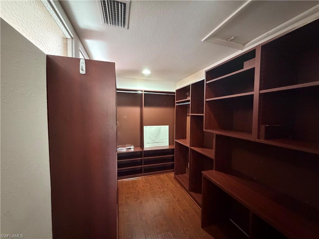 COLONY TRACE - Residential Lease