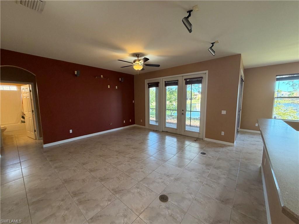 COLONY TRACE - Residential Lease