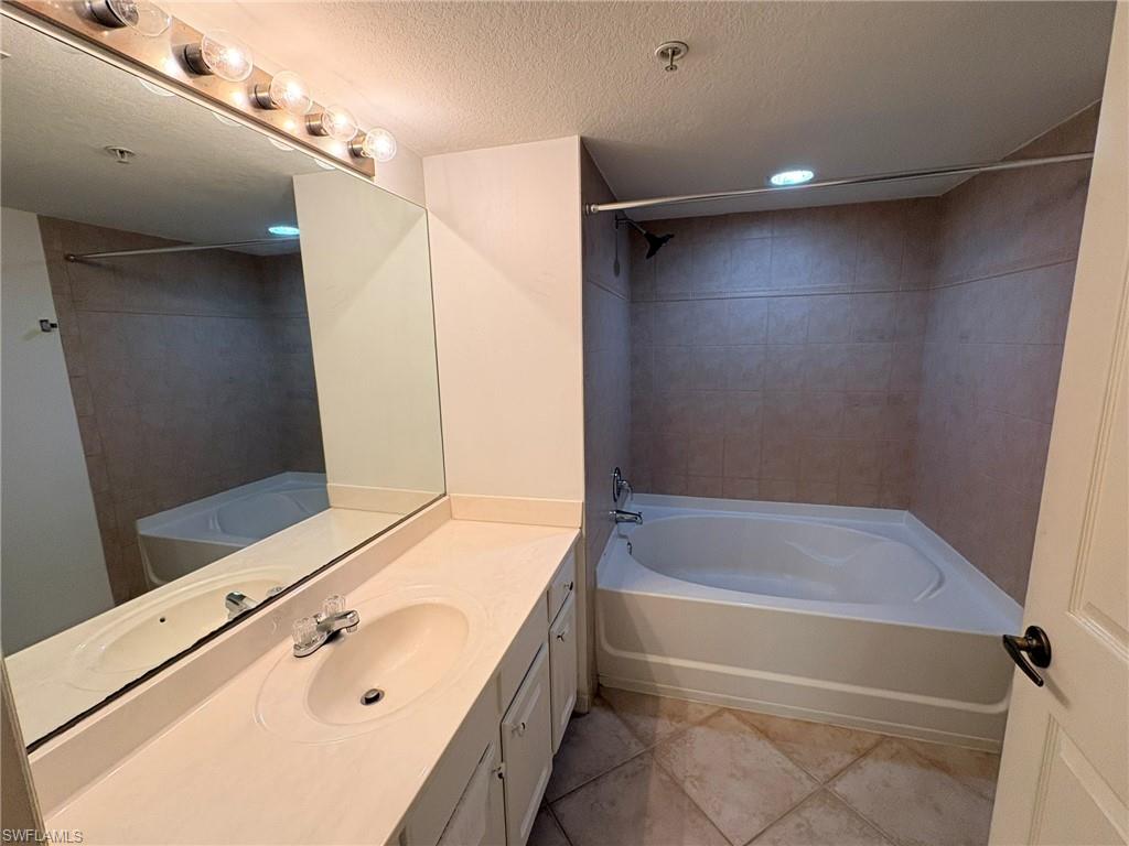 THE RESIDENCE - Residential Lease