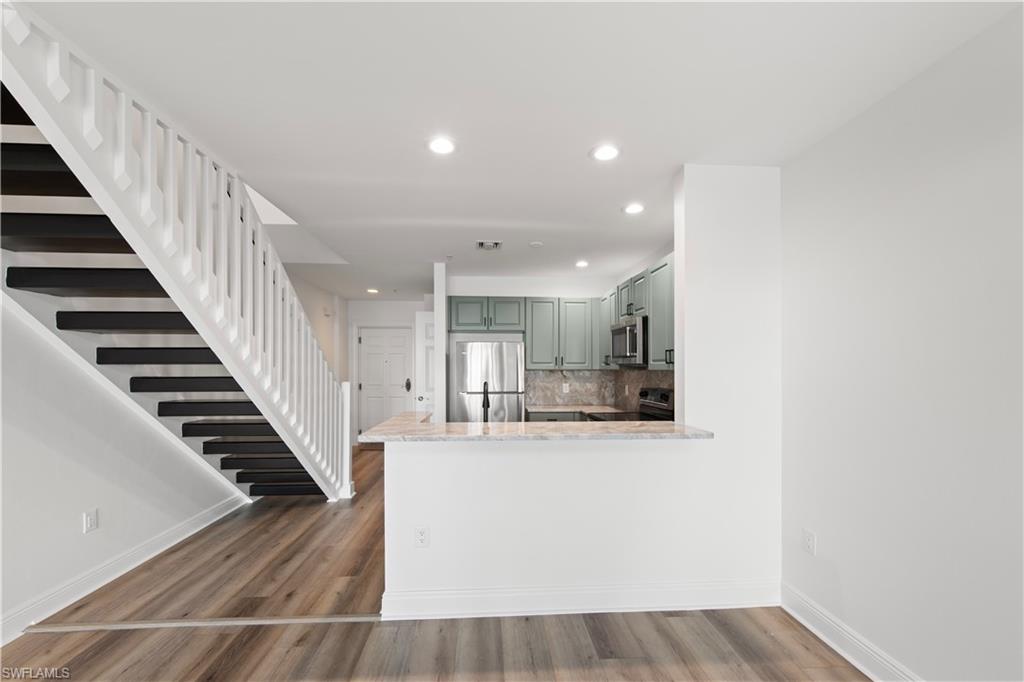 ST. TROPEZ - Residential Lease