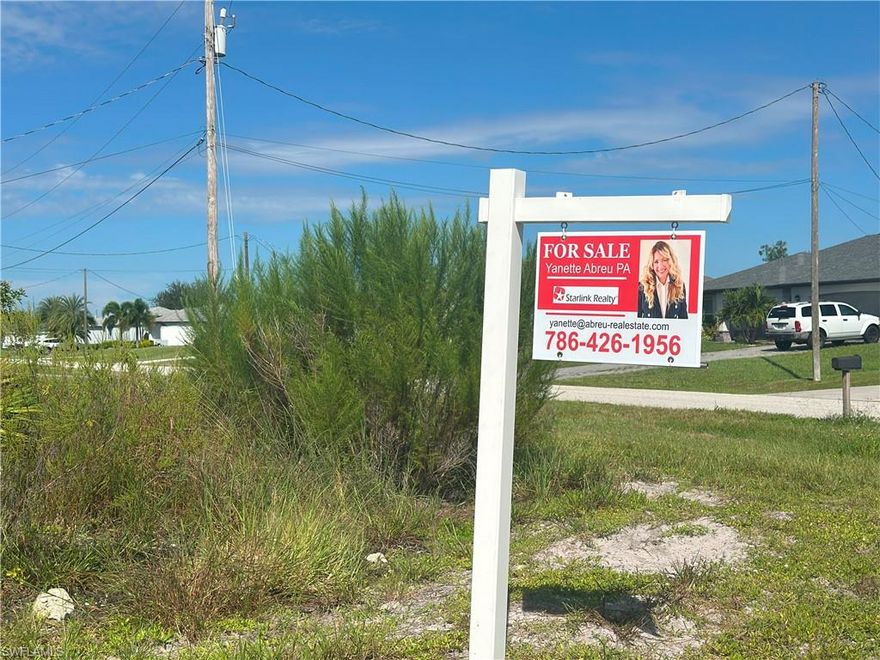 Discover the potential of this prime vacant lot located at 316 N.W. 19th Street in the heart of NW Cape Coral. With zoning for residential use, this property offers a blank canvas to design and build the home of your dreams or an investment property tailored to today’s market demand. Its convenient location provides easy access to main roads, schools, shopping, and local amenities, making it an ideal opportunity for both homeowners and developers.

?? Don’t miss the chance to secure this well-positioned lot and bring your vision to life!

Descubra el potencial de este excelente lote vacío ubicado en 316 N.W. 19th Street, en el corazón de Cape Coral. Con zonificación residencial, esta propiedad ofrece un lienzo en blanco para diseñar y construir la casa de sus sueños o una propiedad de inversión adaptada a la demanda actual del mercado. Su conveniente ubicación brinda fácil acceso a las principales vías, escuelas, centros comerciales y servicios locales, lo que lo convierte en una oportunidad ideal tanto para propietarios como para desarrolladores.

?? ¡No pierda la oportunidad de asegurar este lote bien ubicado y hacer realidad su vision!