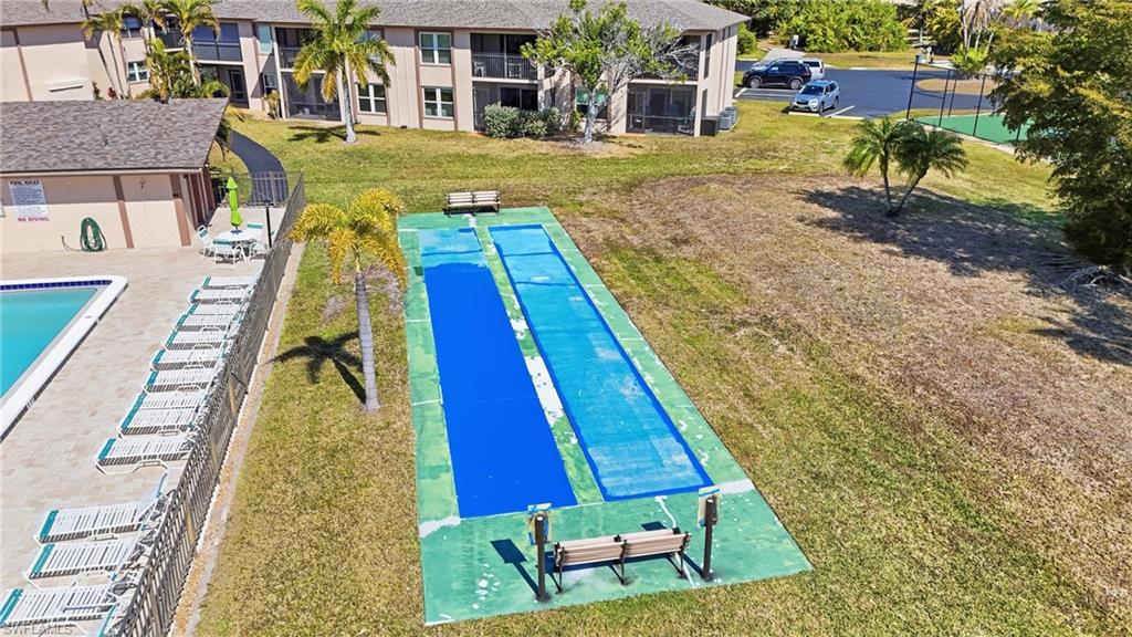 DAVIS WOODS CONDOMINIUM - Residential