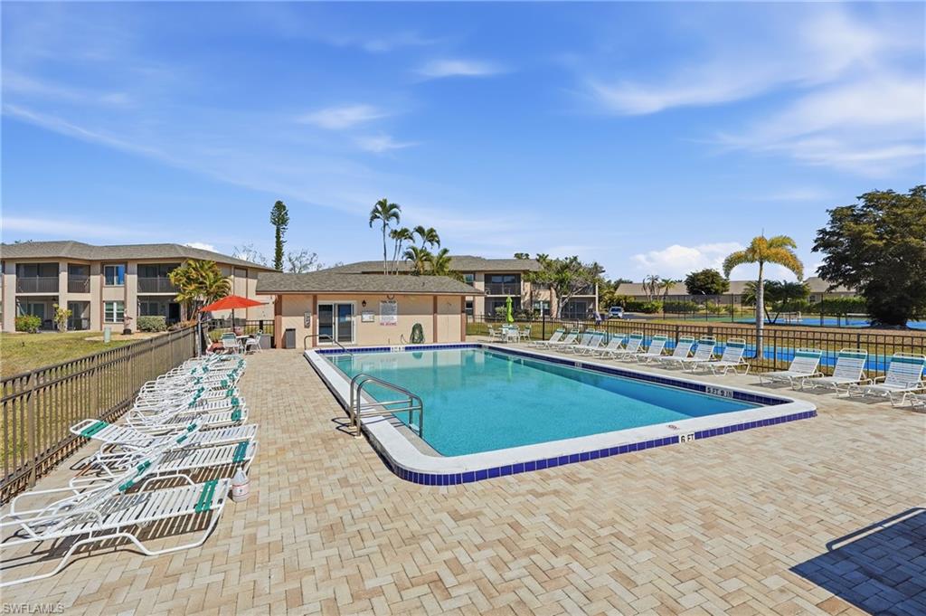 DAVIS WOODS CONDOMINIUM - Residential