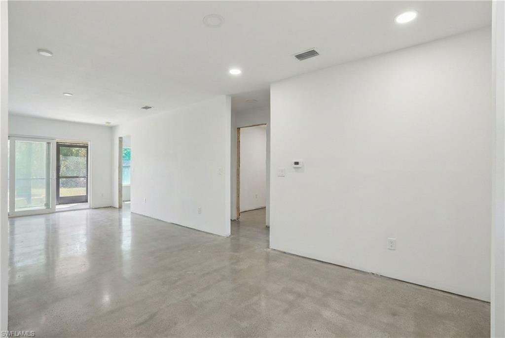 DAVIS WOODS CONDOMINIUM - Residential