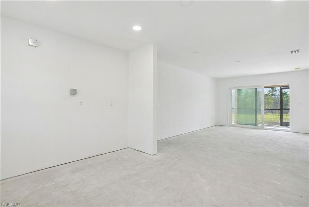 DAVIS WOODS CONDOMINIUM - Residential