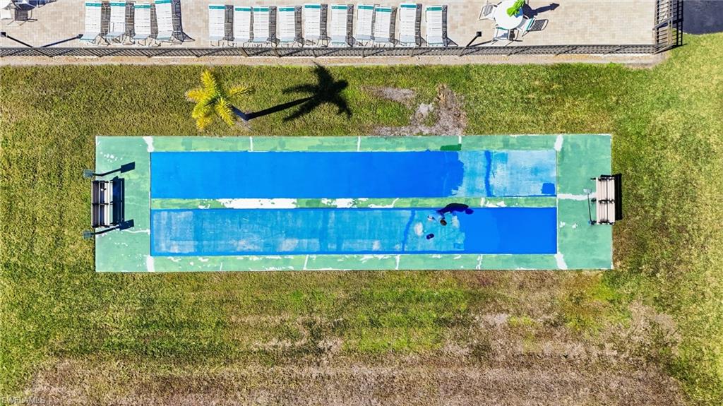 DAVIS WOODS CONDOMINIUM - Residential