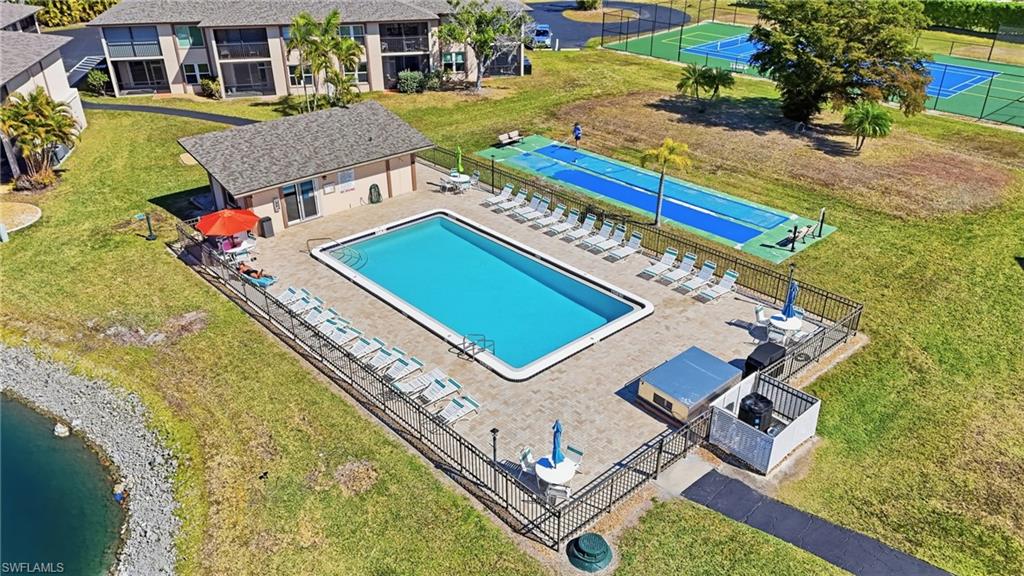 DAVIS WOODS CONDOMINIUM - Residential