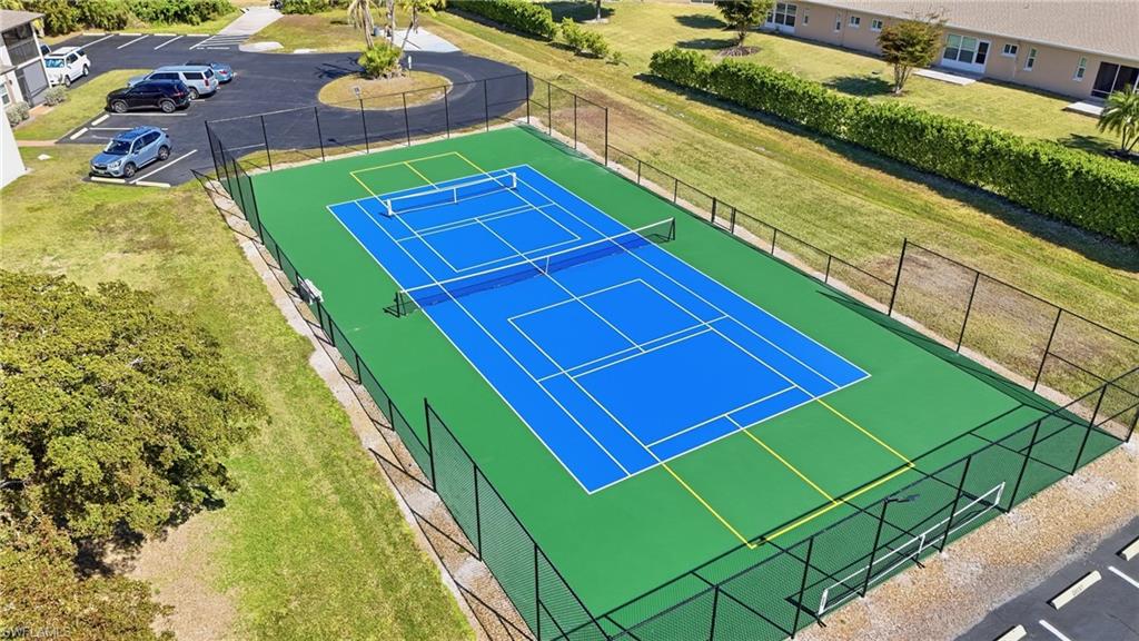 DAVIS WOODS CONDOMINIUM - Residential