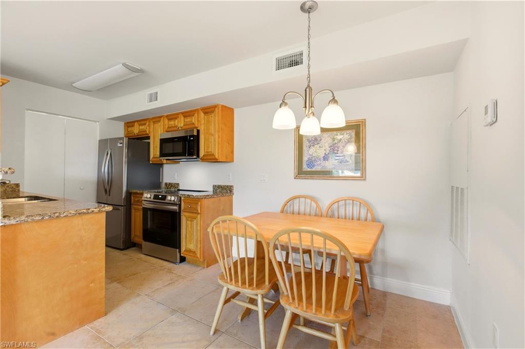 VENETIAN PALMS - Residential