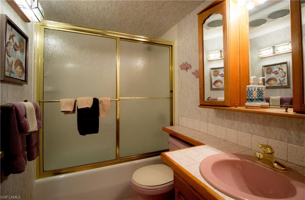 VANDERBILT TOWERS - Residential