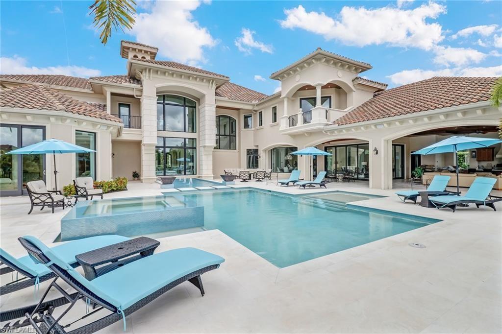 ESCADA AT TIBURON - Residential