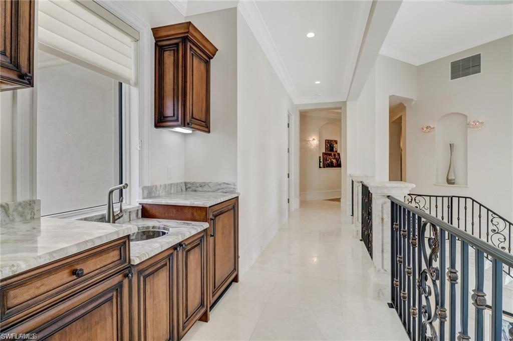 ESCADA AT TIBURON - Residential