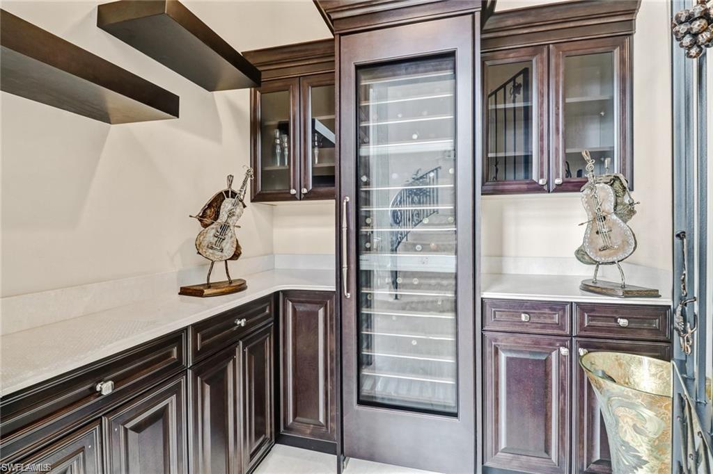 ESCADA AT TIBURON - Residential