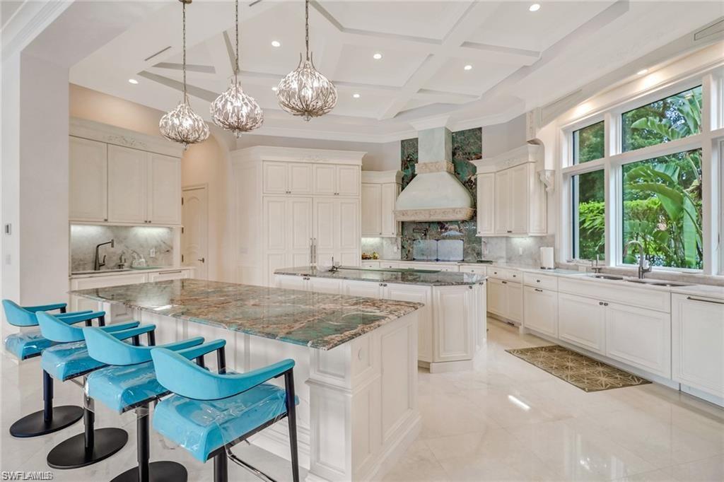 ESCADA AT TIBURON - Residential