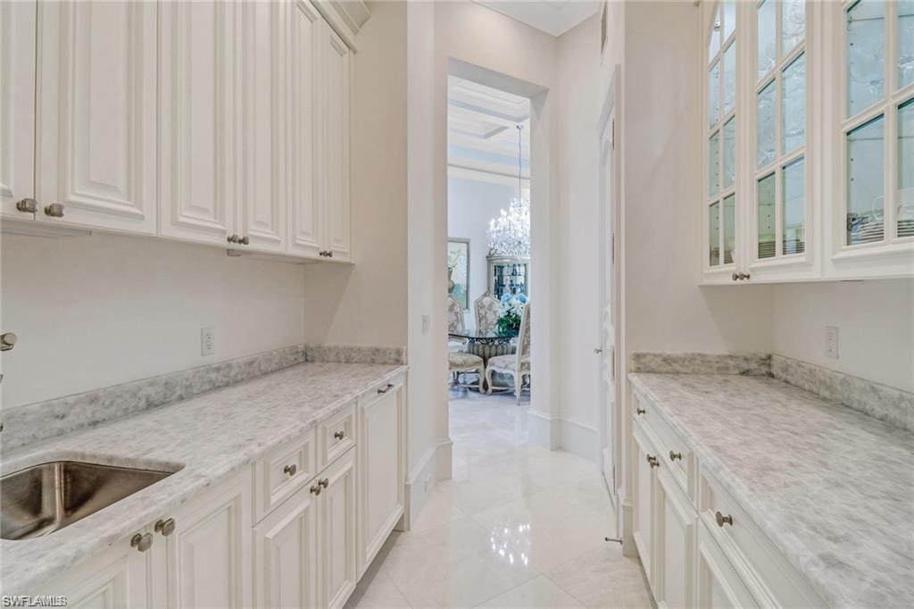 ESCADA AT TIBURON - Residential