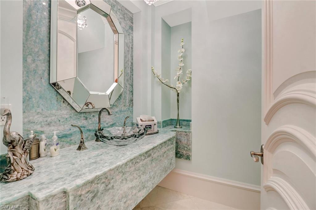 ESCADA AT TIBURON - Residential