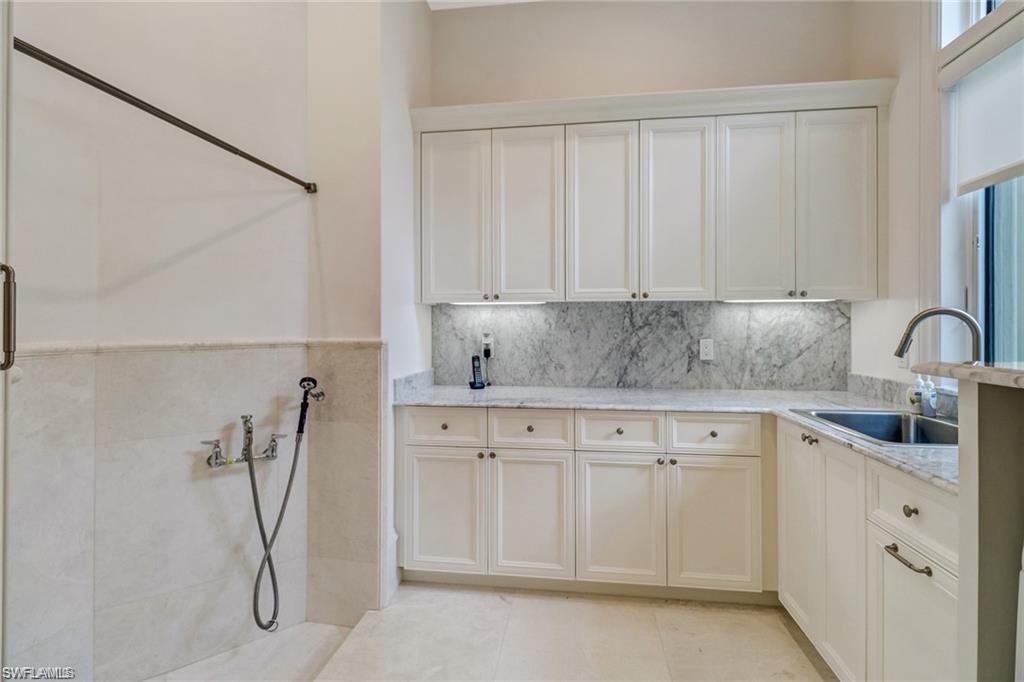 ESCADA AT TIBURON - Residential