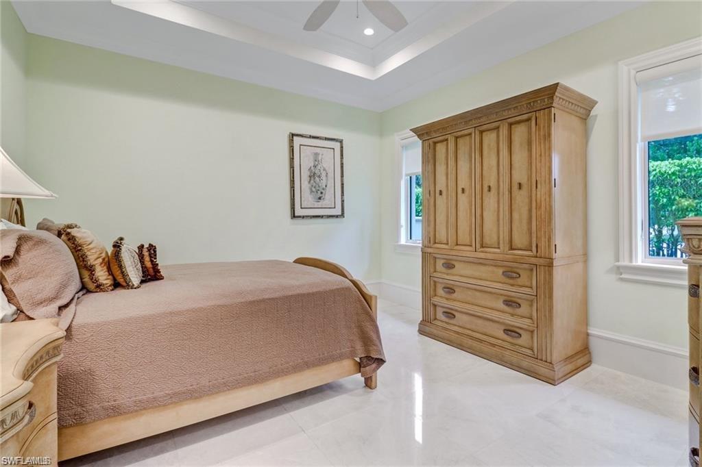 ESCADA AT TIBURON - Residential