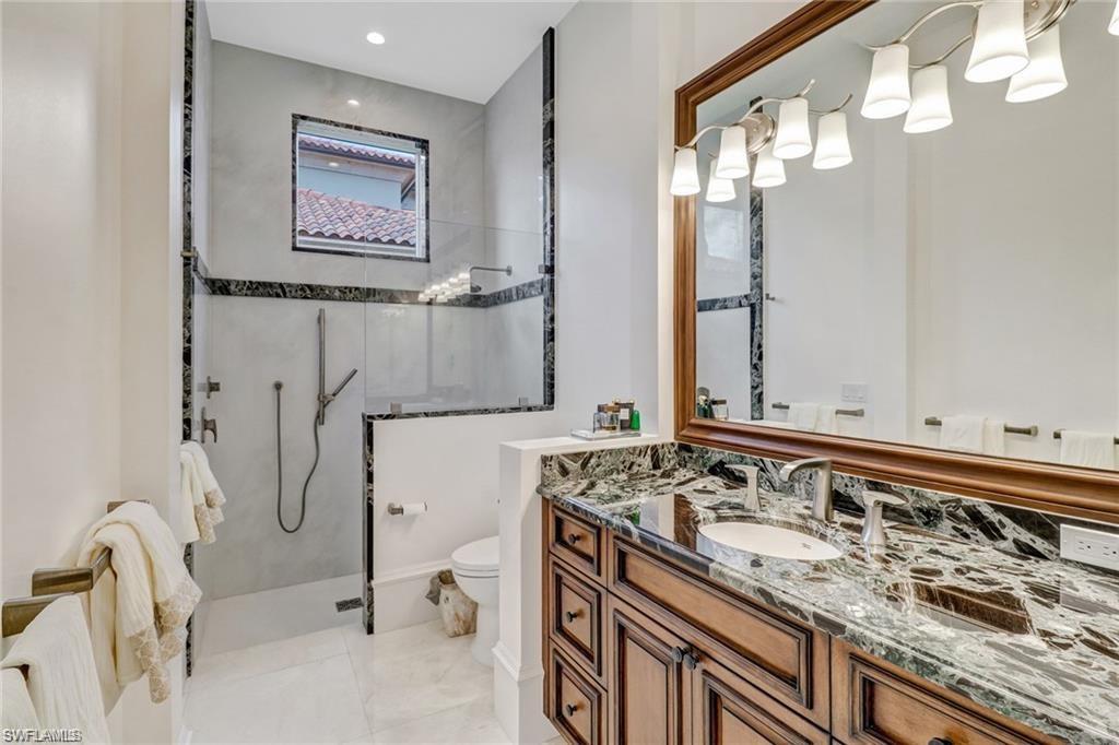 ESCADA AT TIBURON - Residential