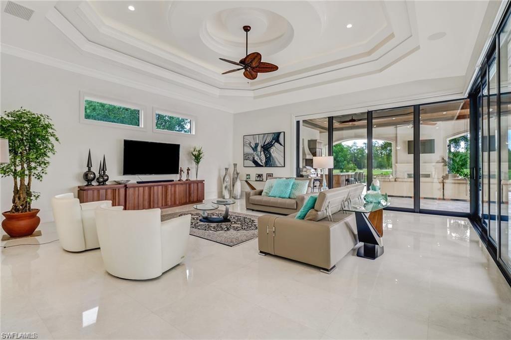 ESCADA AT TIBURON - Residential