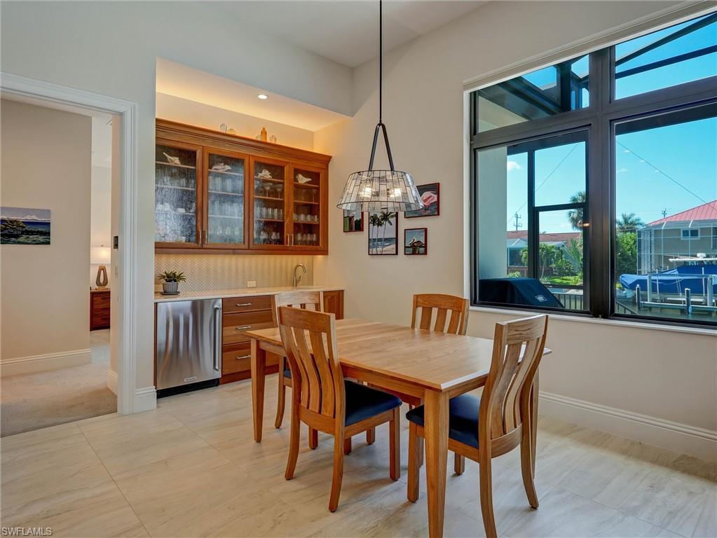 MARCO BEACH - Residential
