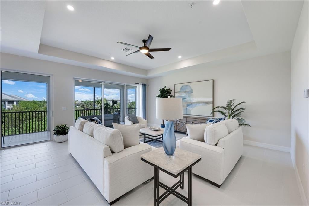 273 Indies DR E 202