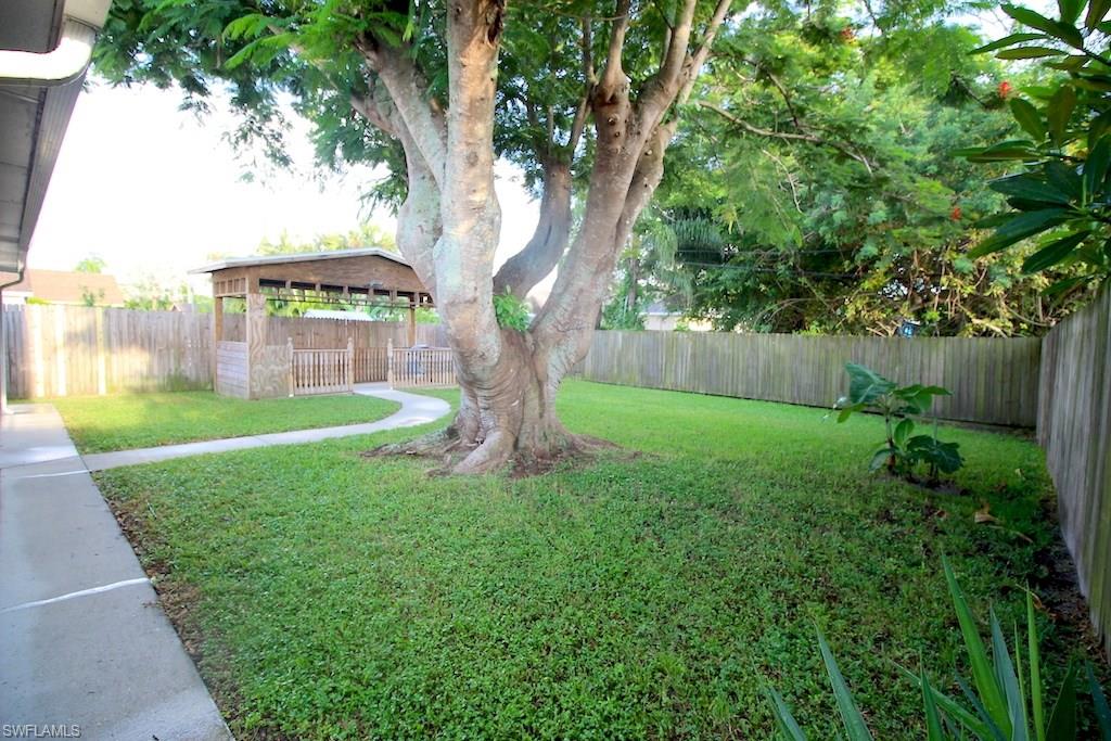 NAPLES PARK - Residential