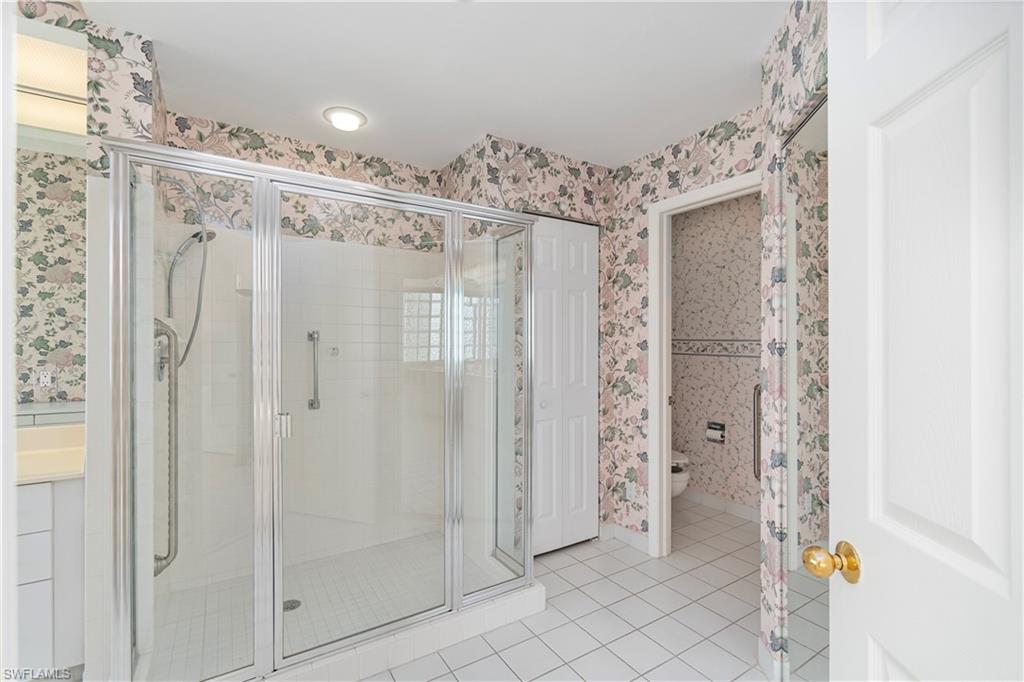 BAREFOOT BEACH CLUB - Residential