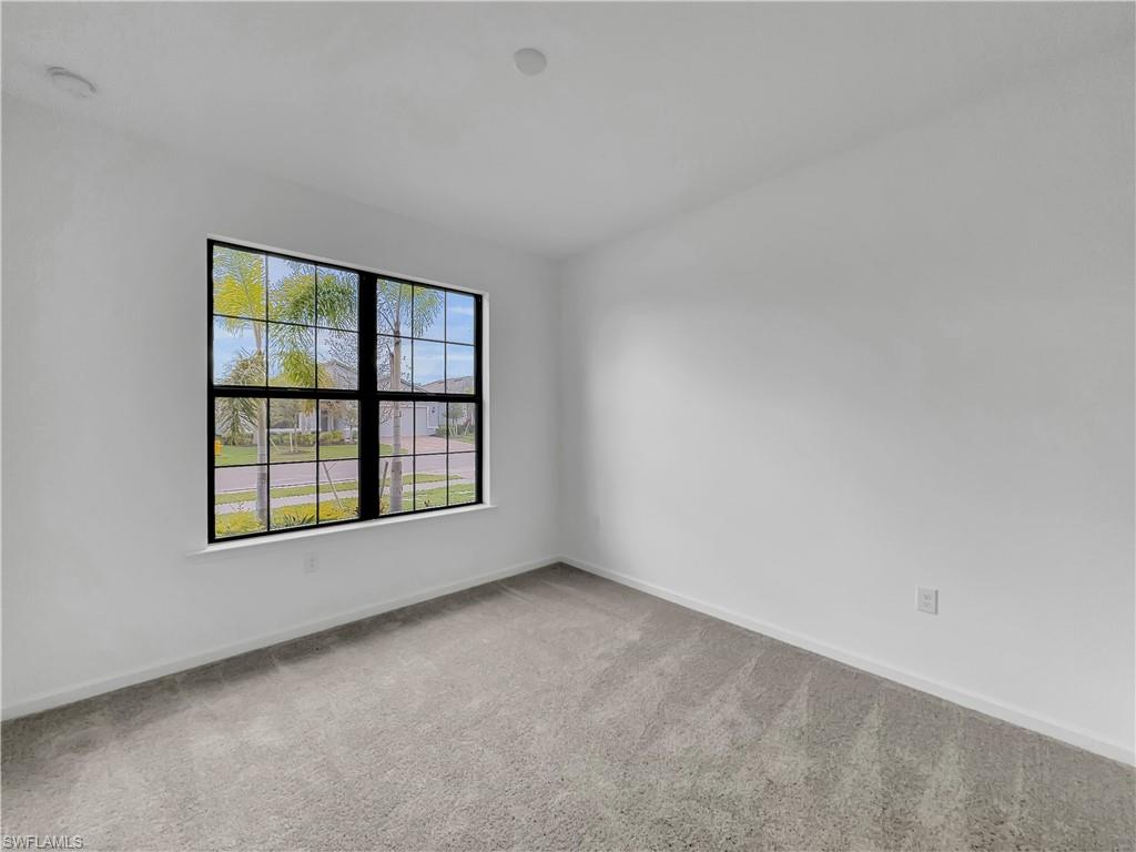 HAMPTON LAKES - Residential Lease