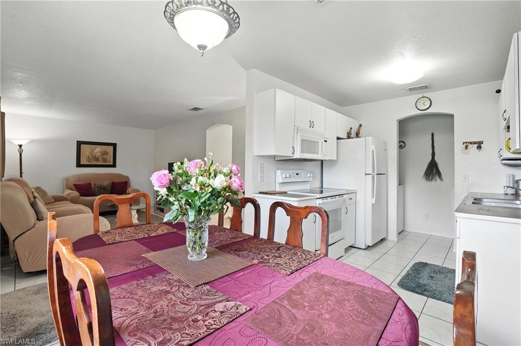 GOLDEN GATE ESTATES - Residential