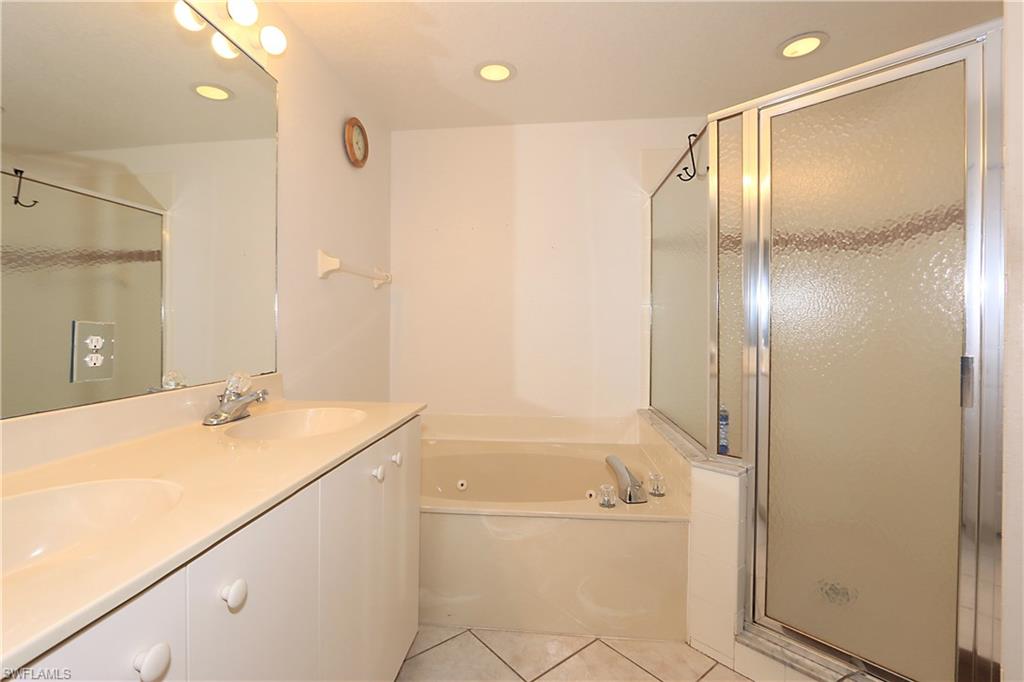 HUNTINGTON LAKES - Residential