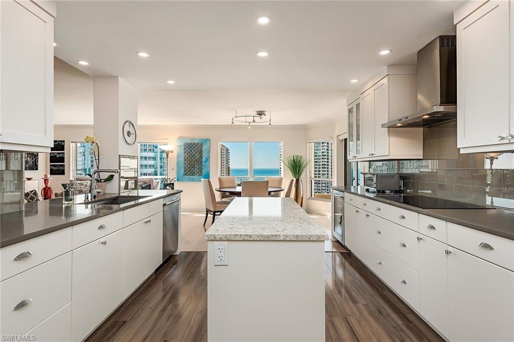 4451 Gulf Shore BLVD N 1403