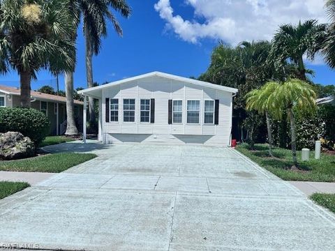 1025 Silver Lakes BLVD NAPLES FL 34114