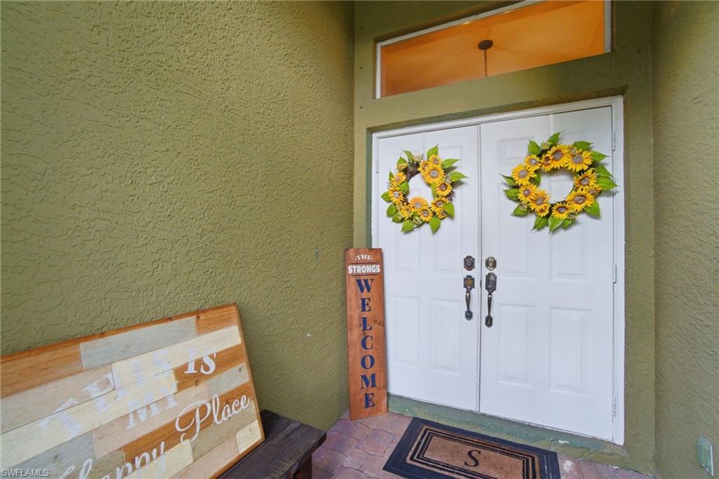 VALENCIA LAKES - Residential