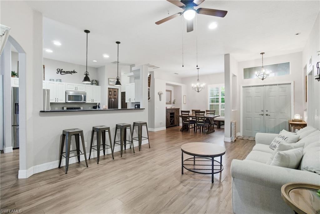 VALENCIA LAKES - Residential