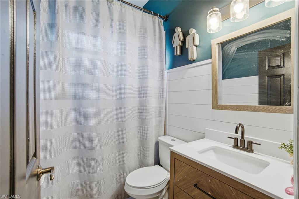 VALENCIA LAKES - Residential