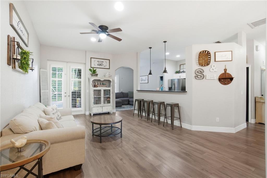 VALENCIA LAKES - Residential