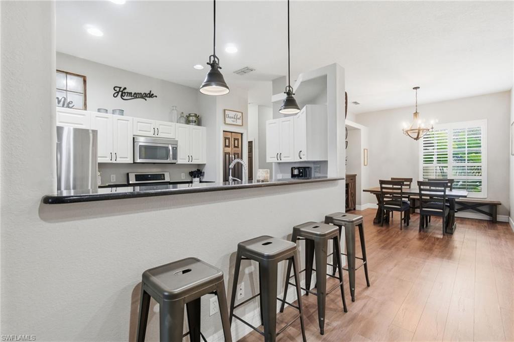 VALENCIA LAKES - Residential