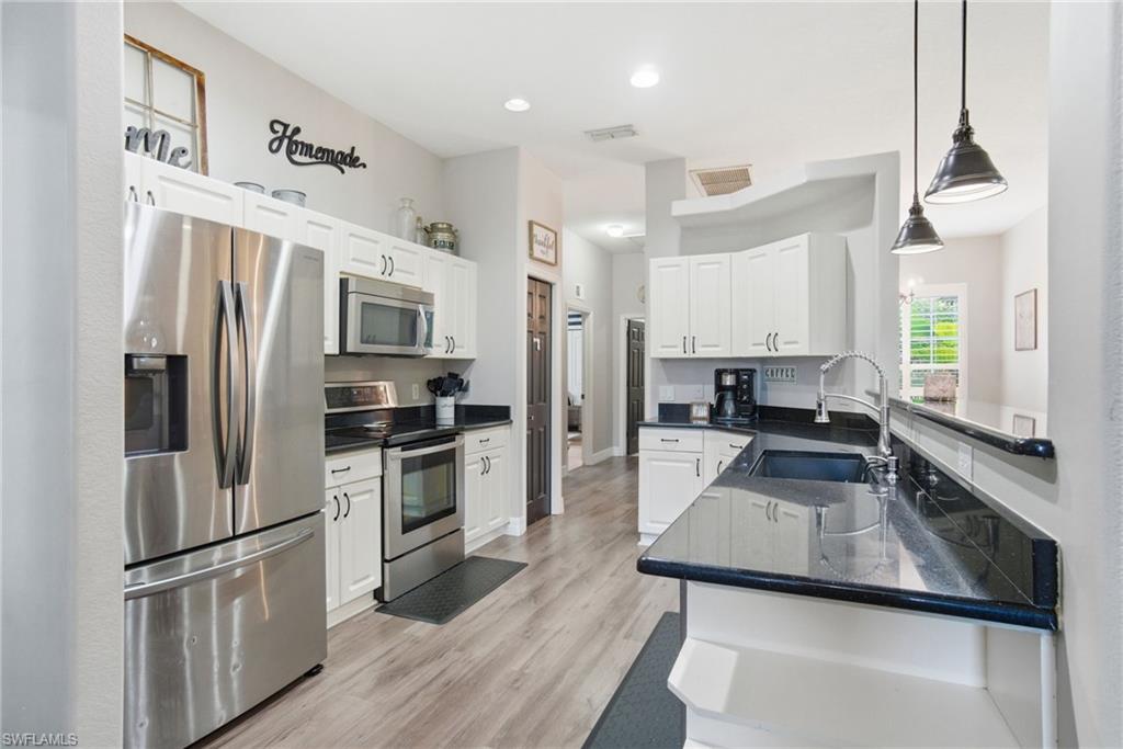 VALENCIA LAKES - Residential