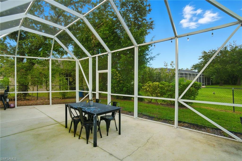 VALENCIA LAKES - Residential