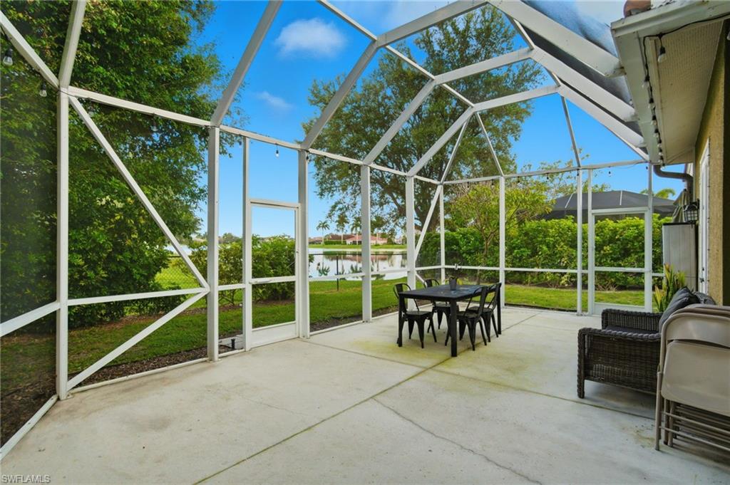 VALENCIA LAKES - Residential