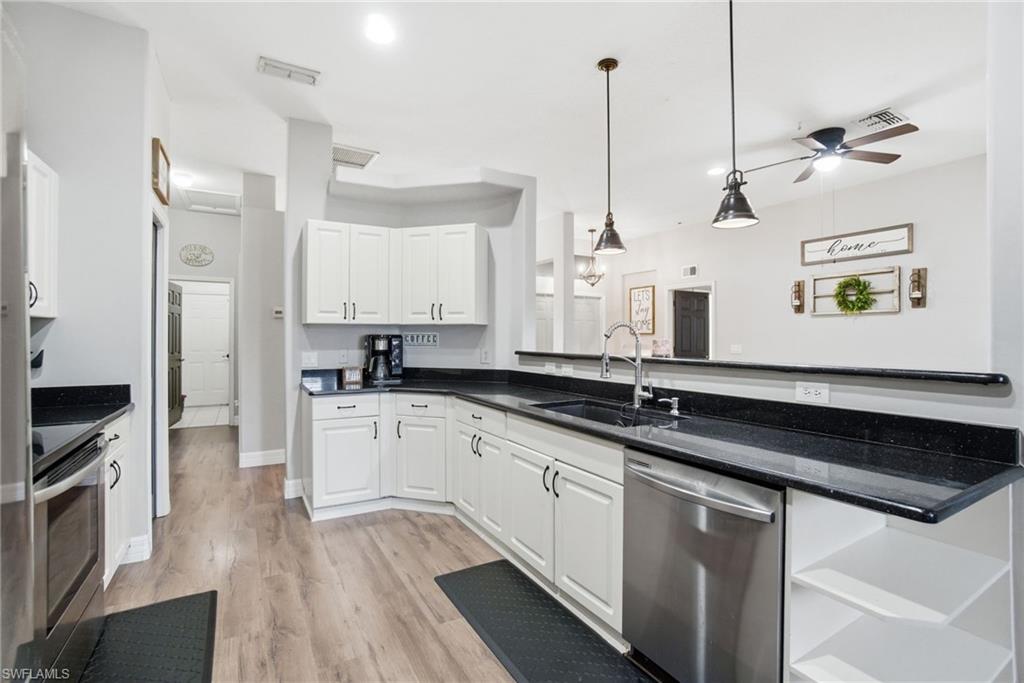 VALENCIA LAKES - Residential