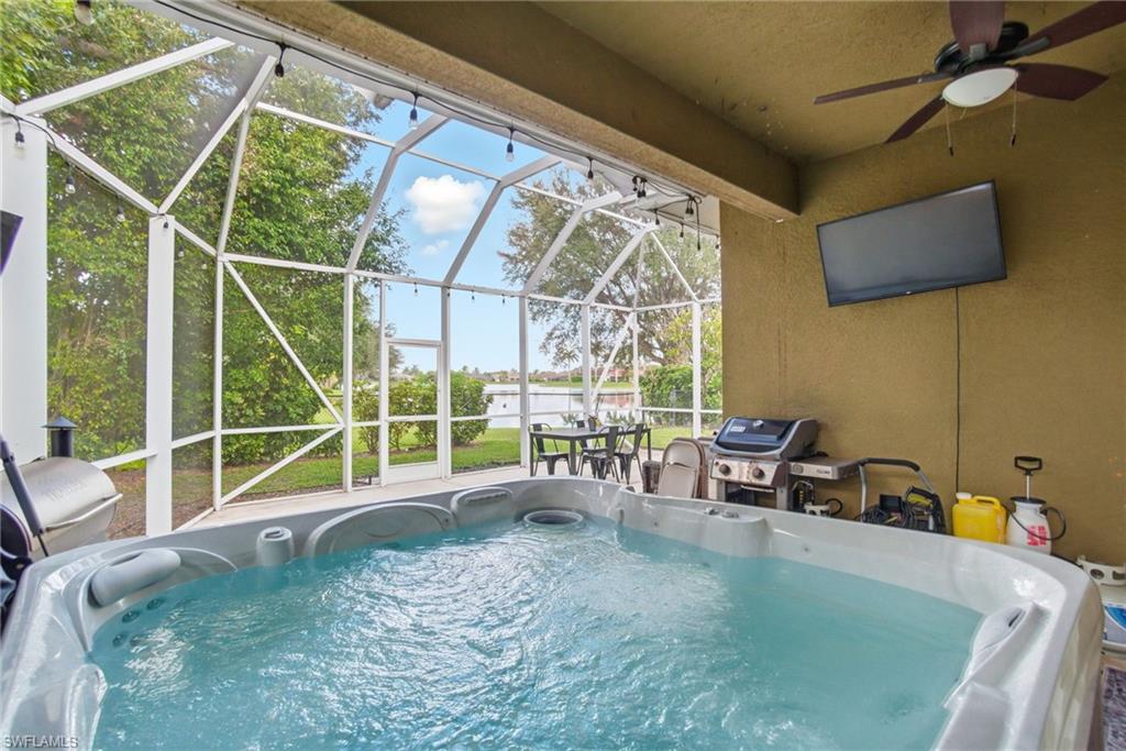 VALENCIA LAKES - Residential