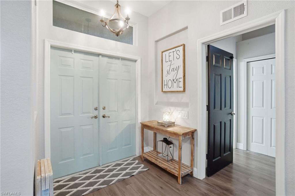 VALENCIA LAKES - Residential