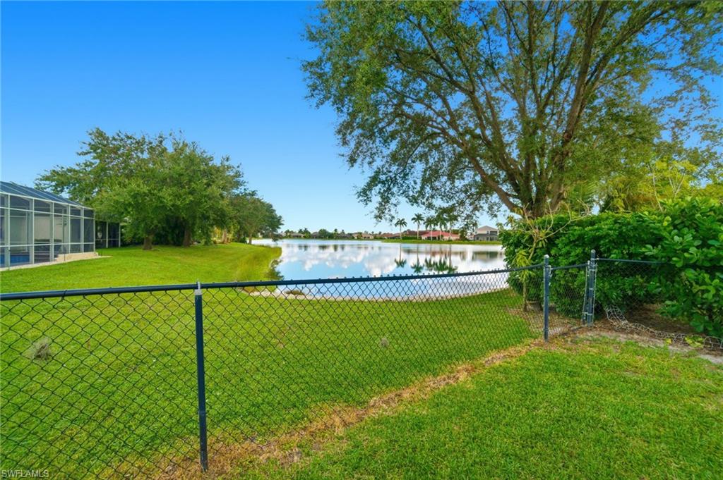 VALENCIA LAKES - Residential