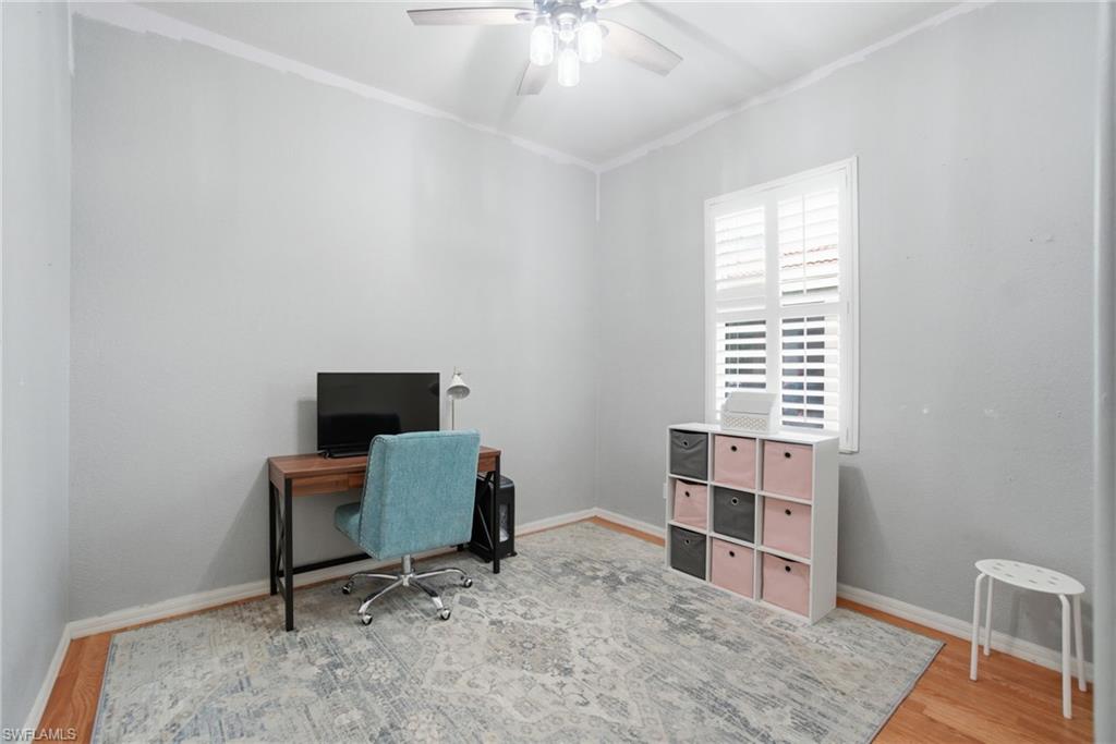 VALENCIA LAKES - Residential