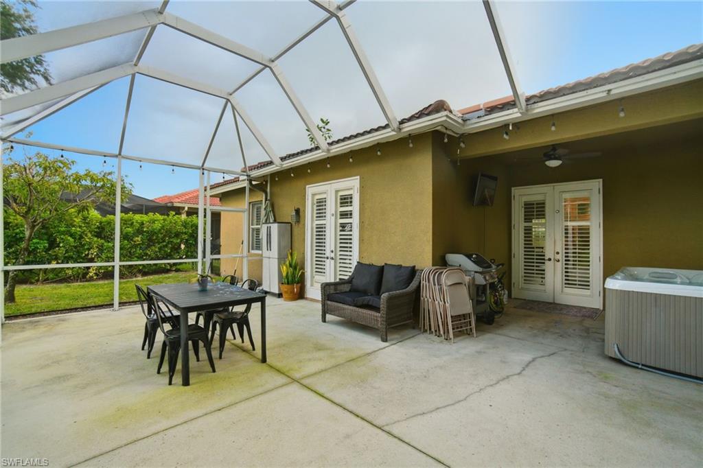 VALENCIA LAKES - Residential