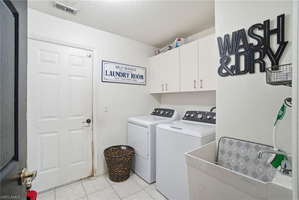 VALENCIA LAKES - Residential